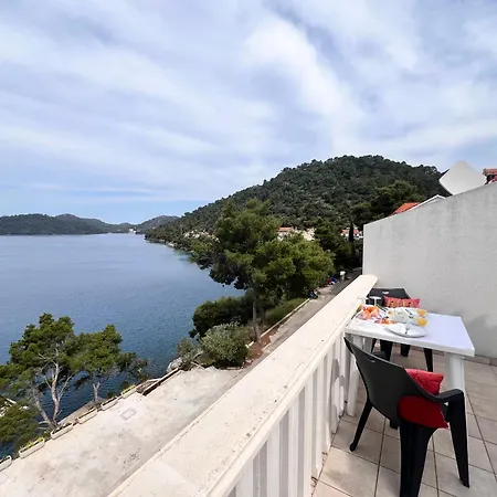 Terrace Studios With Panoramic Seaview Uble Exterior photo