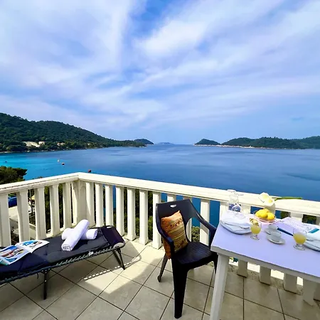 Terrace Studios With Panoramic Seaview Uble Exterior photo