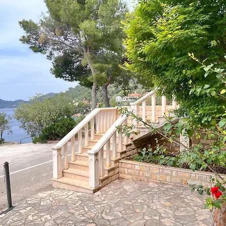 Terrace Studios With Panoramic Seaview Uble Exterior photo